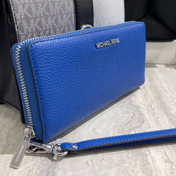 Michael Kors Handbags - MICHAEL KORS Lg Pebbled Leather Continental Wallet Wristlet Phone 
Galaxy Blue
